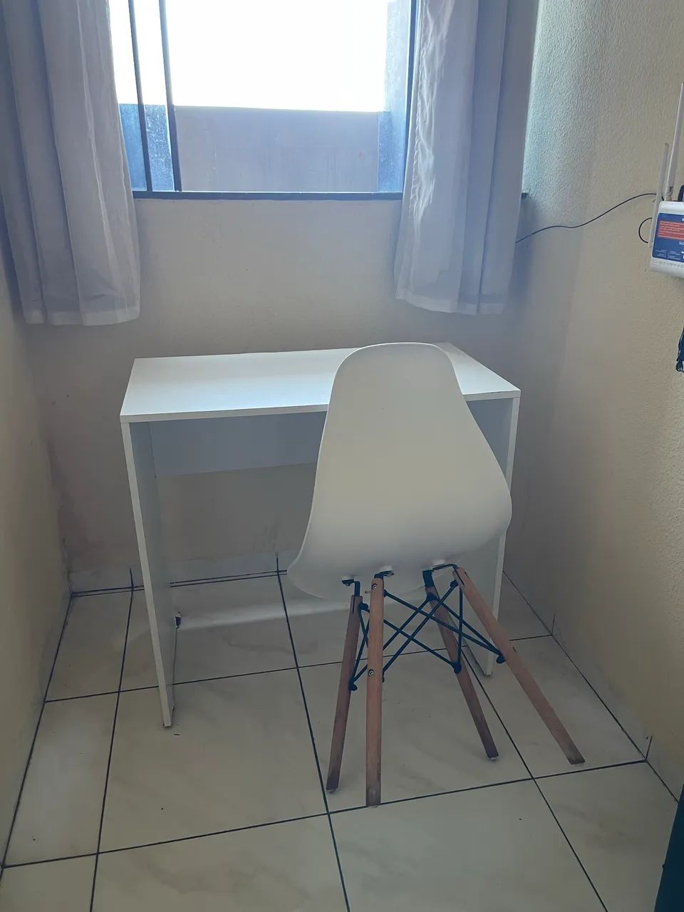 Mesa com cadeira Eiffel - Foto 3