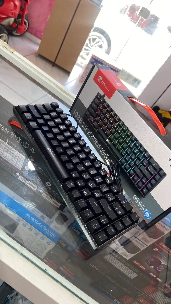 Teclado mecânico R8 1038 gamer switch azul RGB 20 Modos