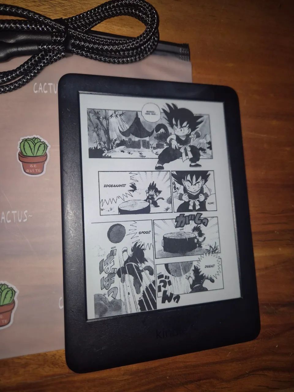 Kindle 10 Geração Funciona Perfeitamente. Tem marcas de uso e um trinco no canto da carcaç - Foto 5