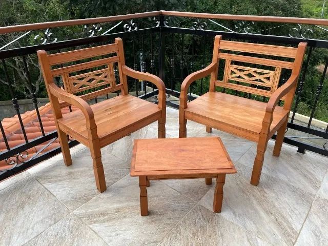 2 Poltronas Rústicas de Madeira + Mesinha de centro - Foto 3