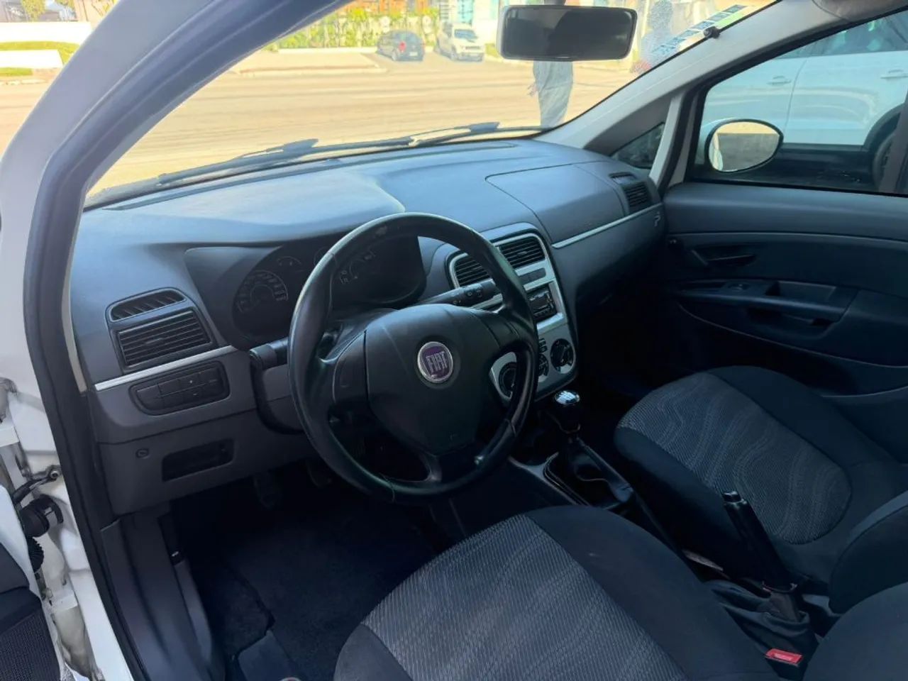 Fiat Punto ELX 1.4 Fire Flex 8V 5P 2011 - Foto 5