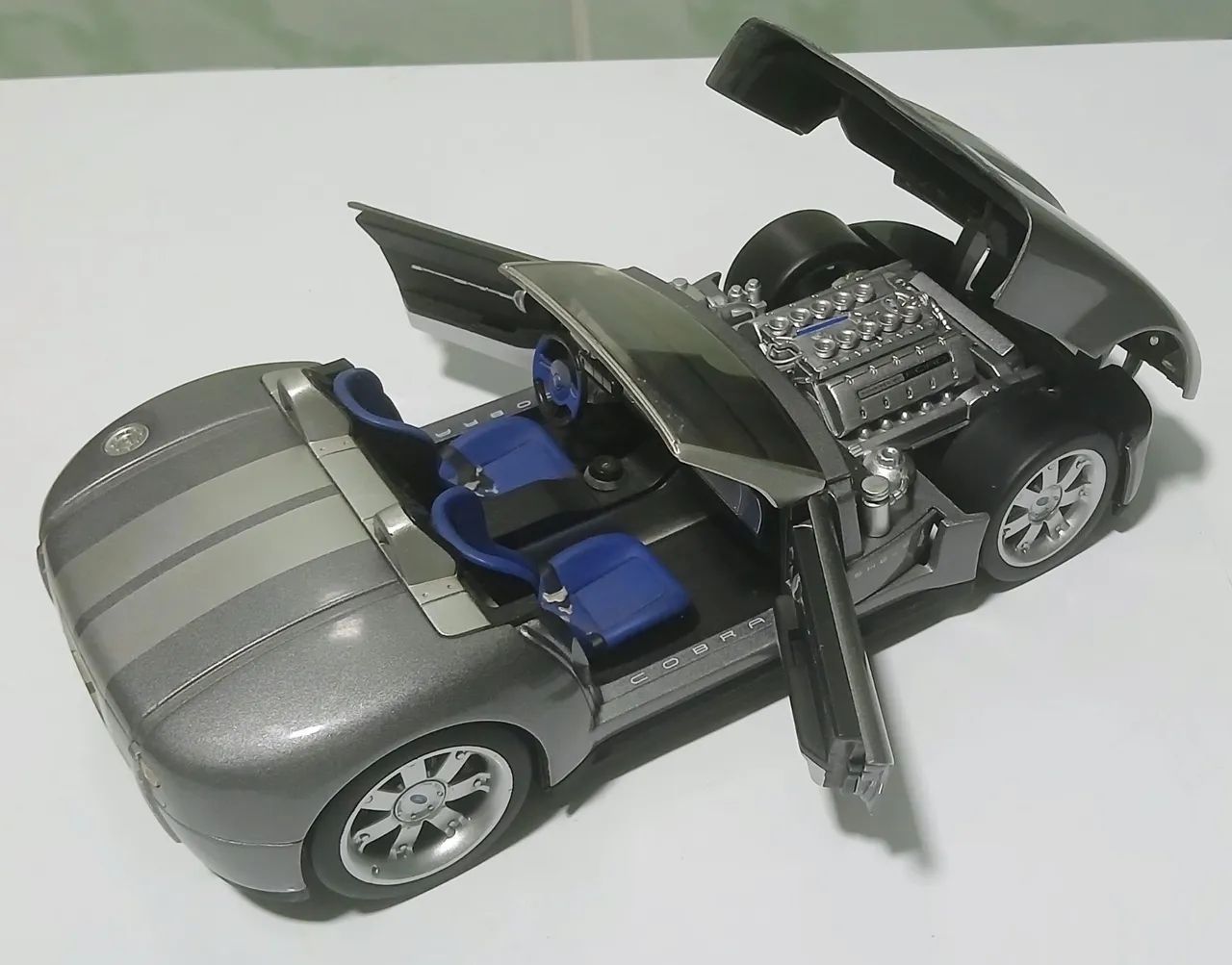 Miniatura 1/18 Ford Shelby cobra Concept  - Foto 3