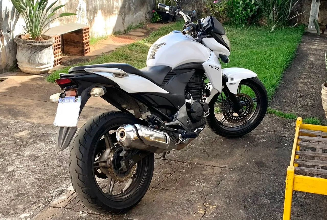 Honda CB 300R 2011/2012 - Foto 2