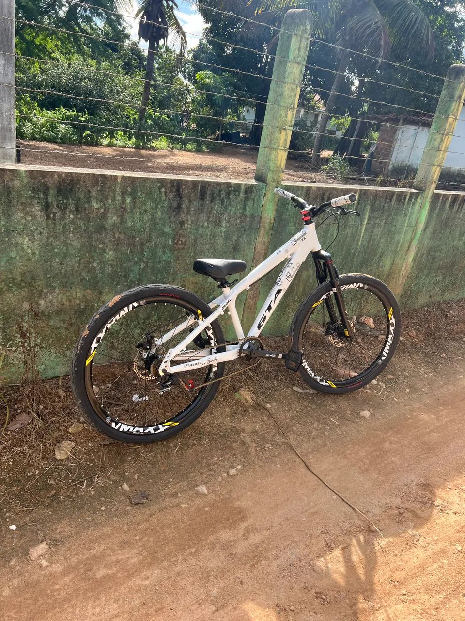 Bicicleta gta semi nova 