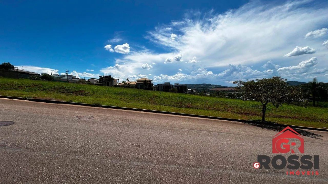 Terreno à venda, 1000 m² no Condomínio 7 Lagos - Foto 2