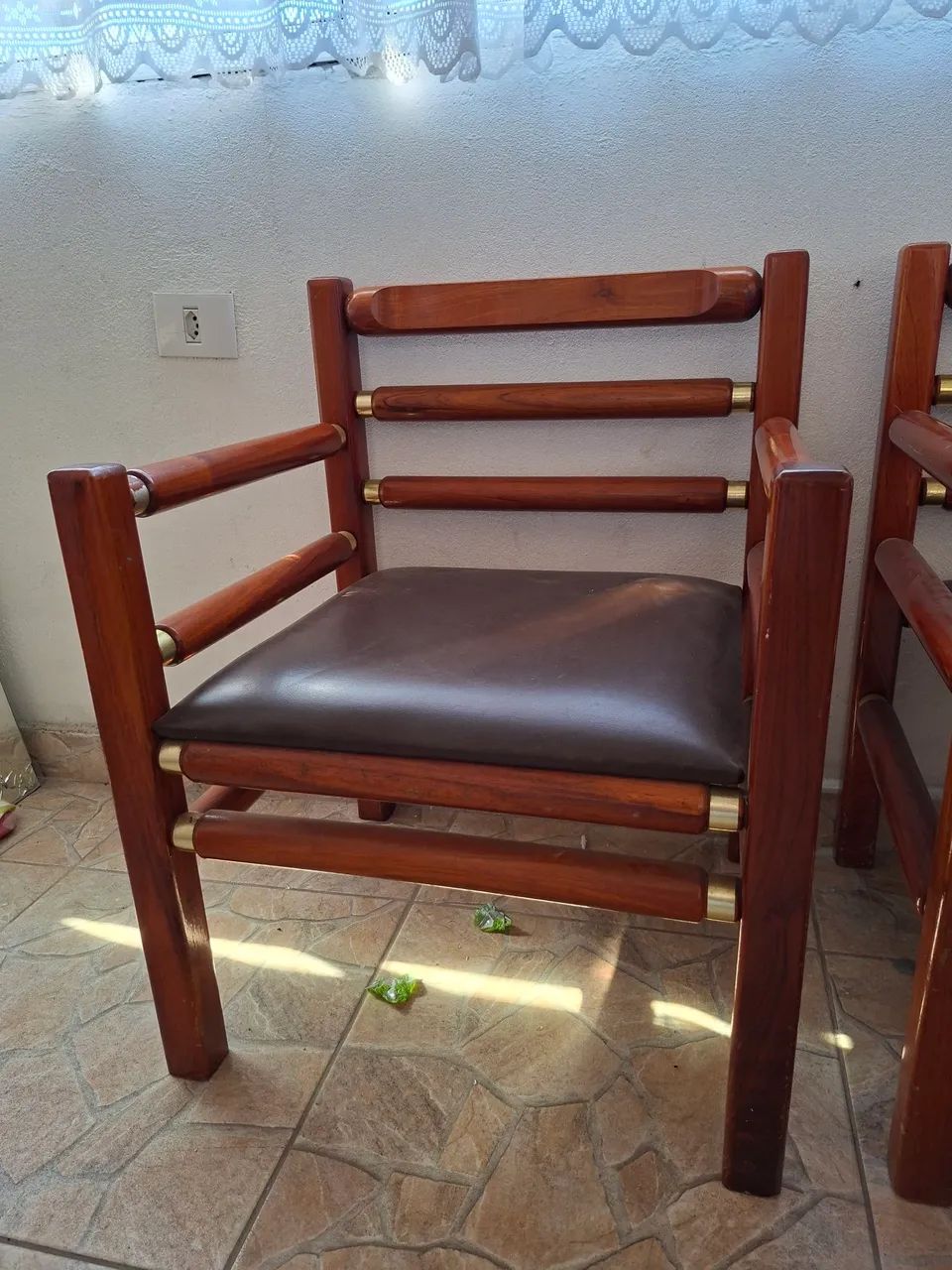 Par de poltronas para sala de visitas - Foto 5
