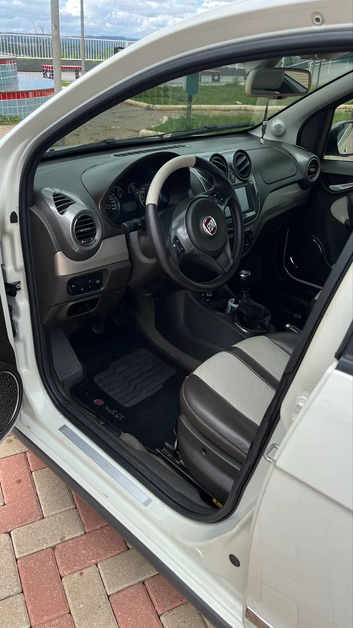 Fiat Grand Siena Essen.sublime 1.6 Flex 2014 - Foto 2