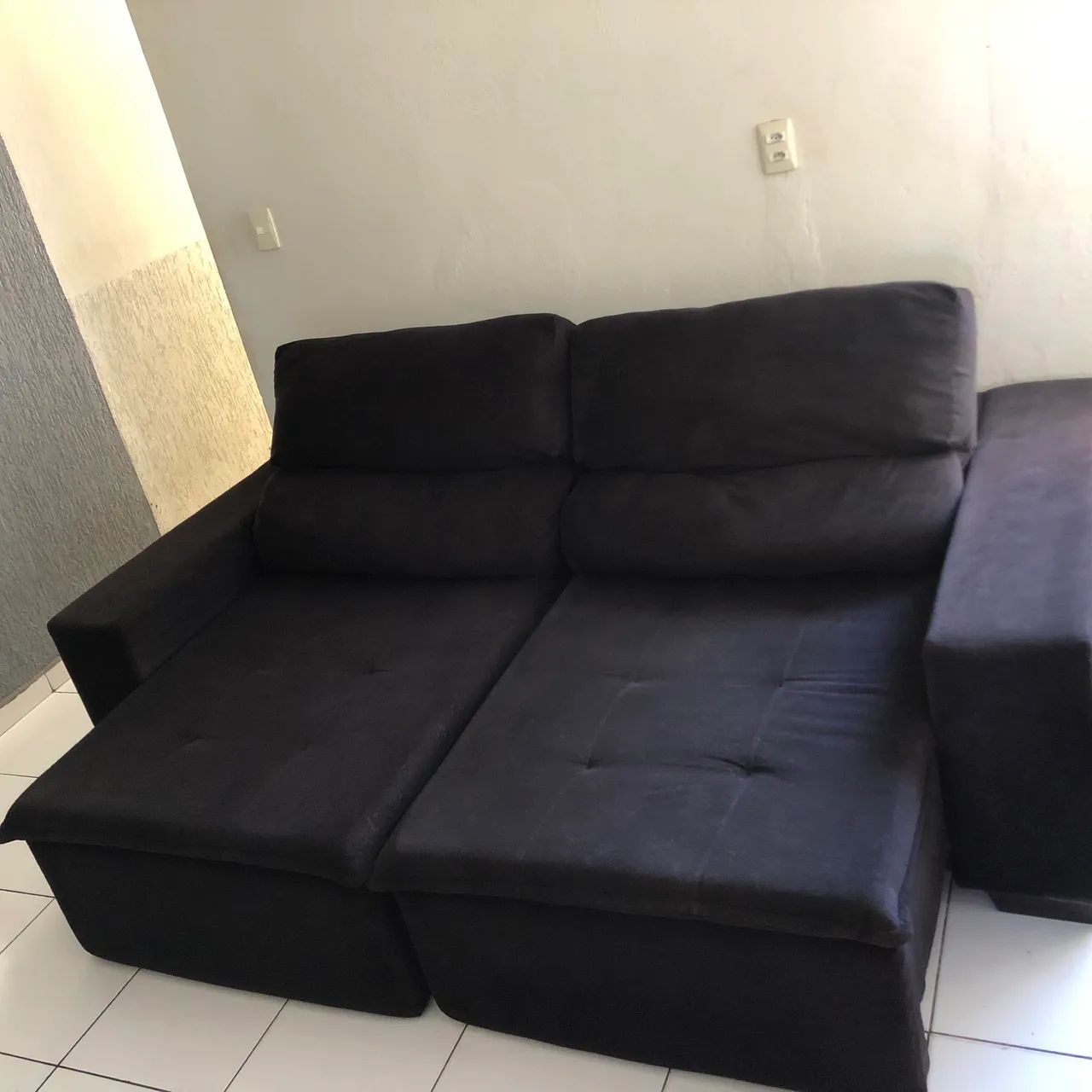 Sofá retrátil preto 2,40m 