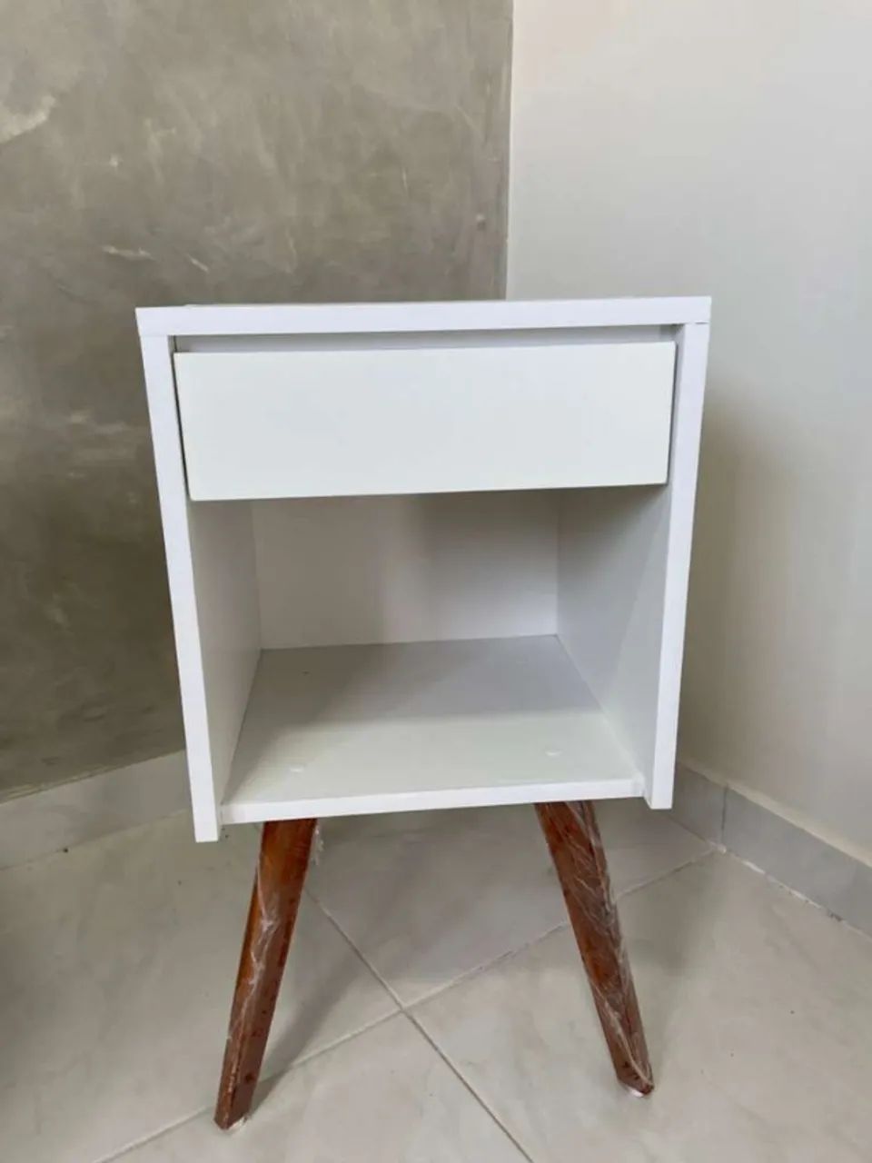 Mesa de Cabeceira Com Gaveta - Foto 4