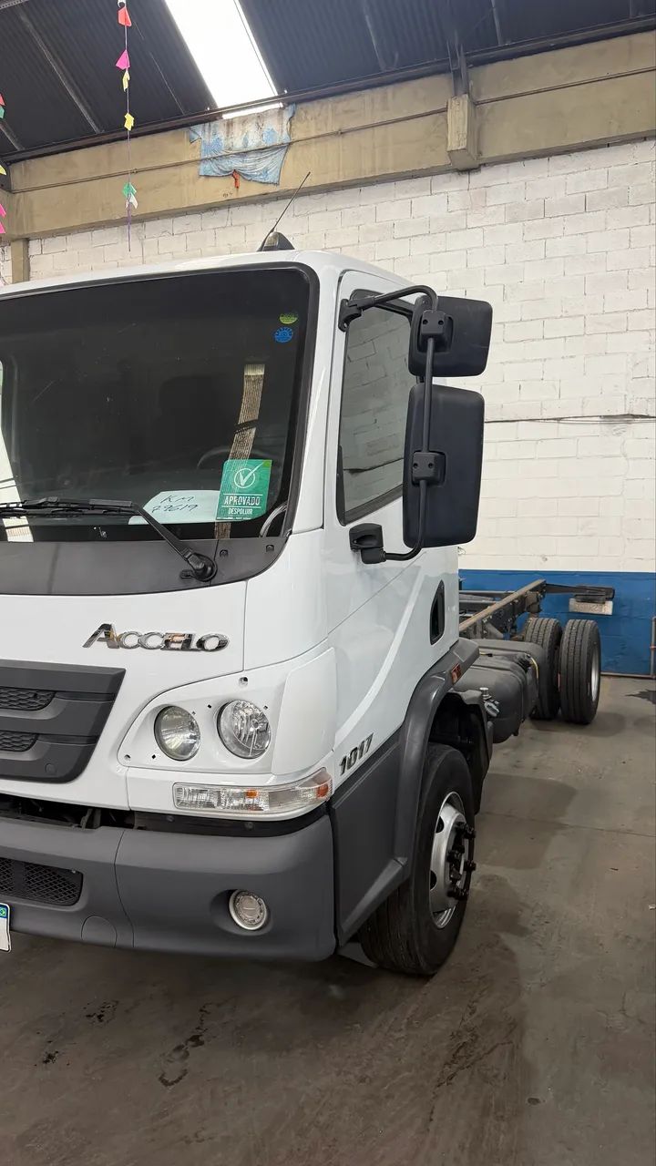 Accelo 1017/39 ano 2025 com ar no Chassi  - Foto 2