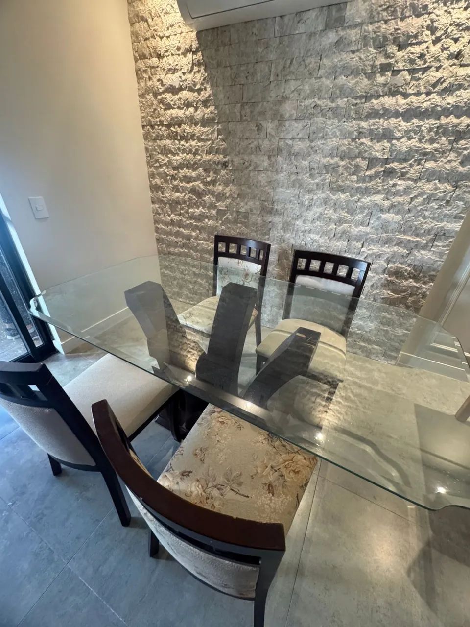 Mesa de jantar moderna em vidro - 6 lugares - Foto 4