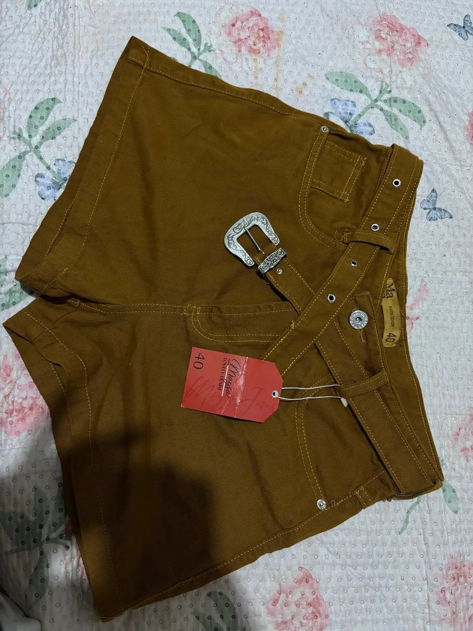 Vende-se bermudas e calças jeans e blusas - Foto 3