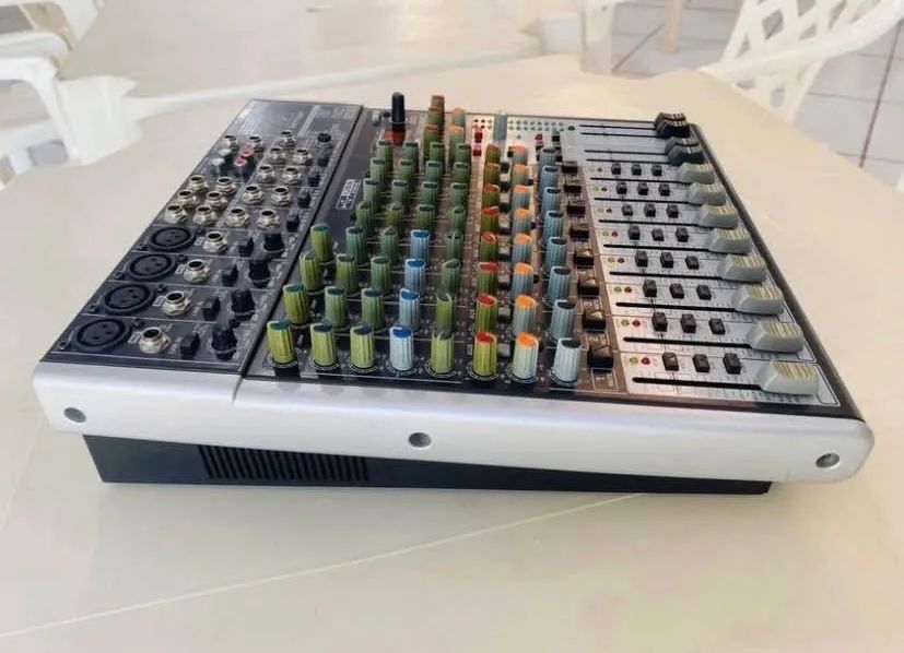 Mesa de som Behringer XENYX x1622 USB - Foto 3