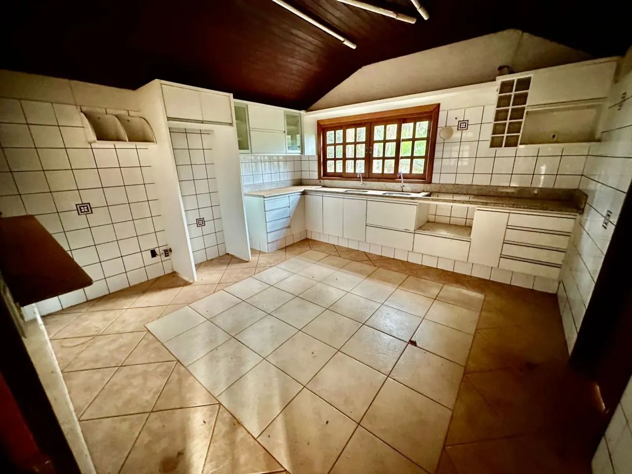 Imóvel para aluguel tem 513 metros quadrados com 3 quartos - Foto 2