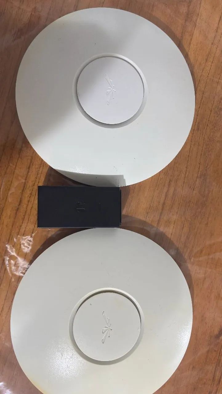 Ubiquiti UniFi Access Points (APs)