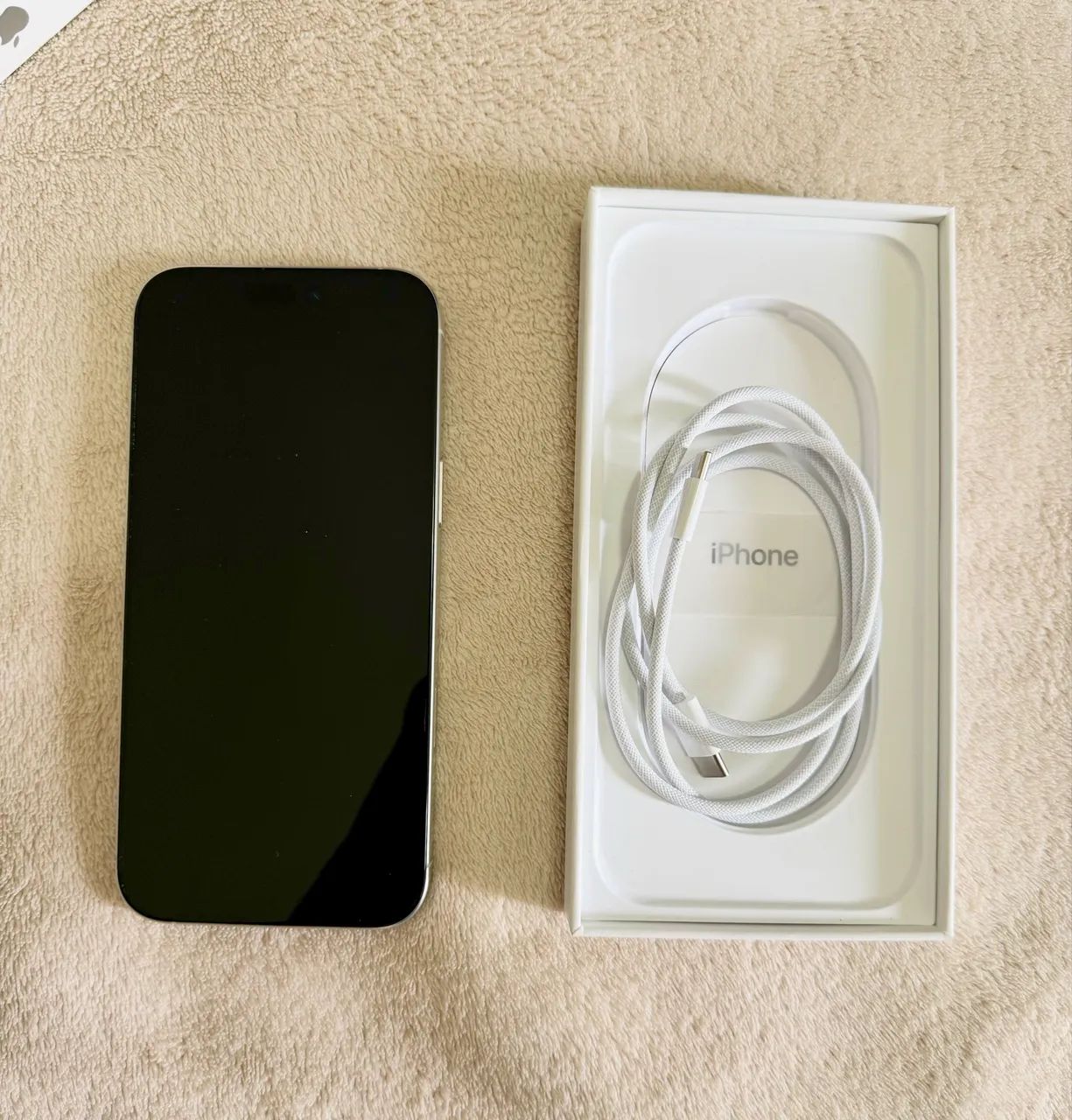 iPhone 16 Pro Max 256GB - White Titanium - Celulares e Smartphones