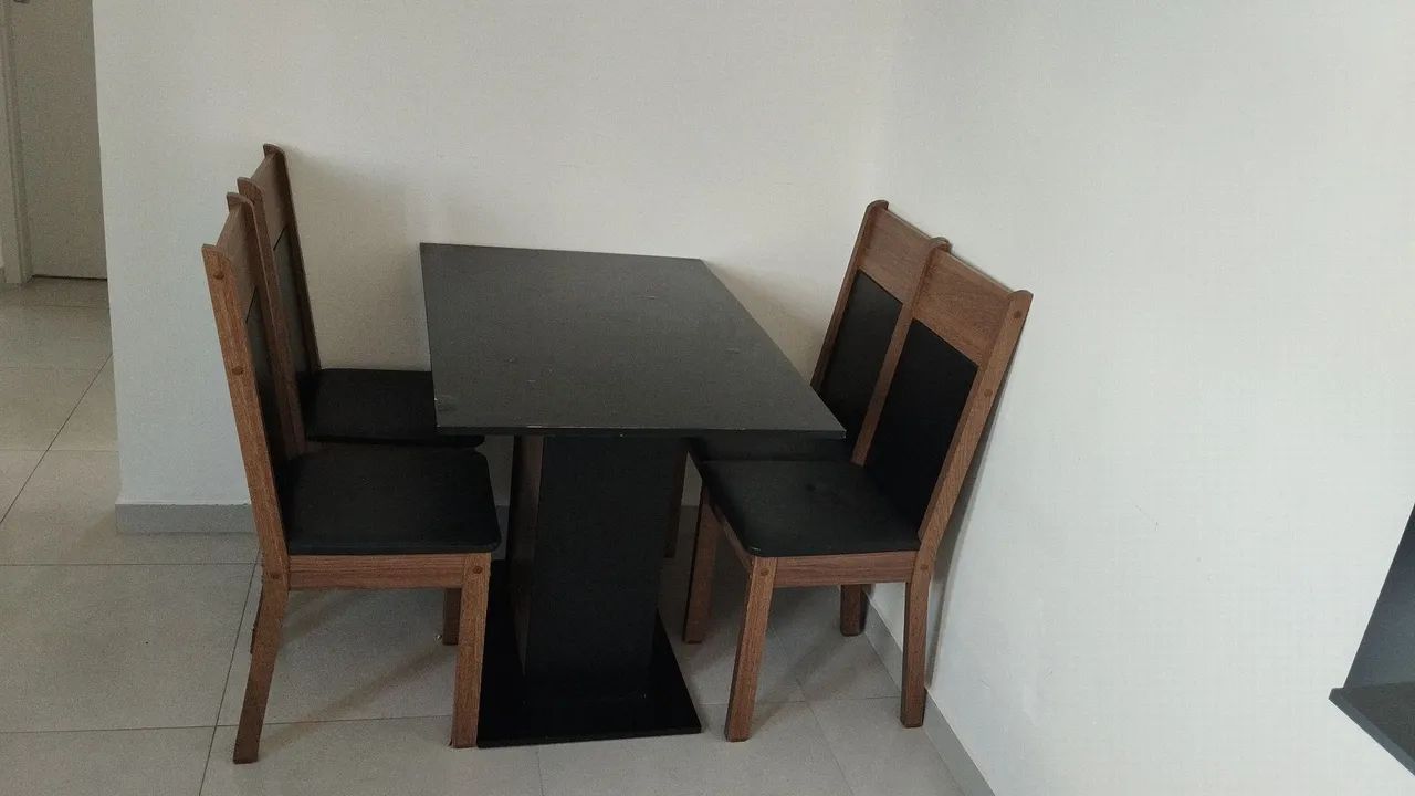 Mesa com 4 cadeiras  - Foto 4