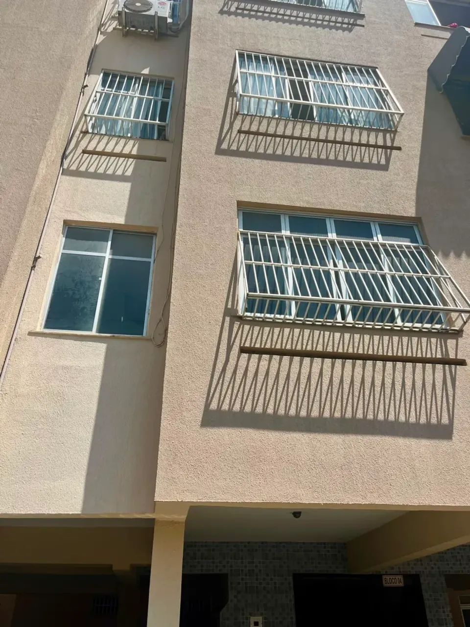 Vila dos Bosques - Apartamento com 65m2 - 1 andar escada - Presidente Kennedy