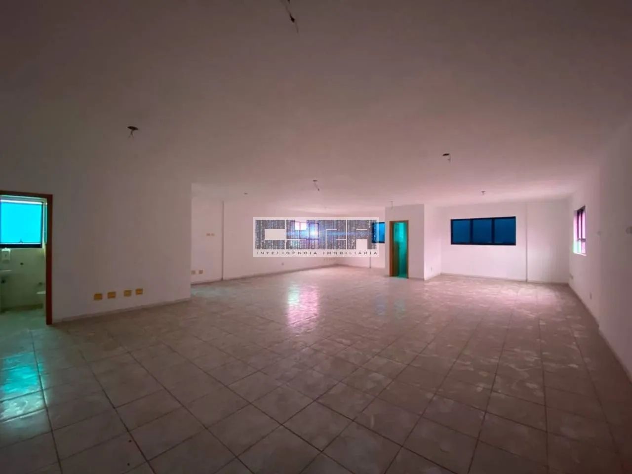 SALA COMERCIAL na Avenida Ana Costa