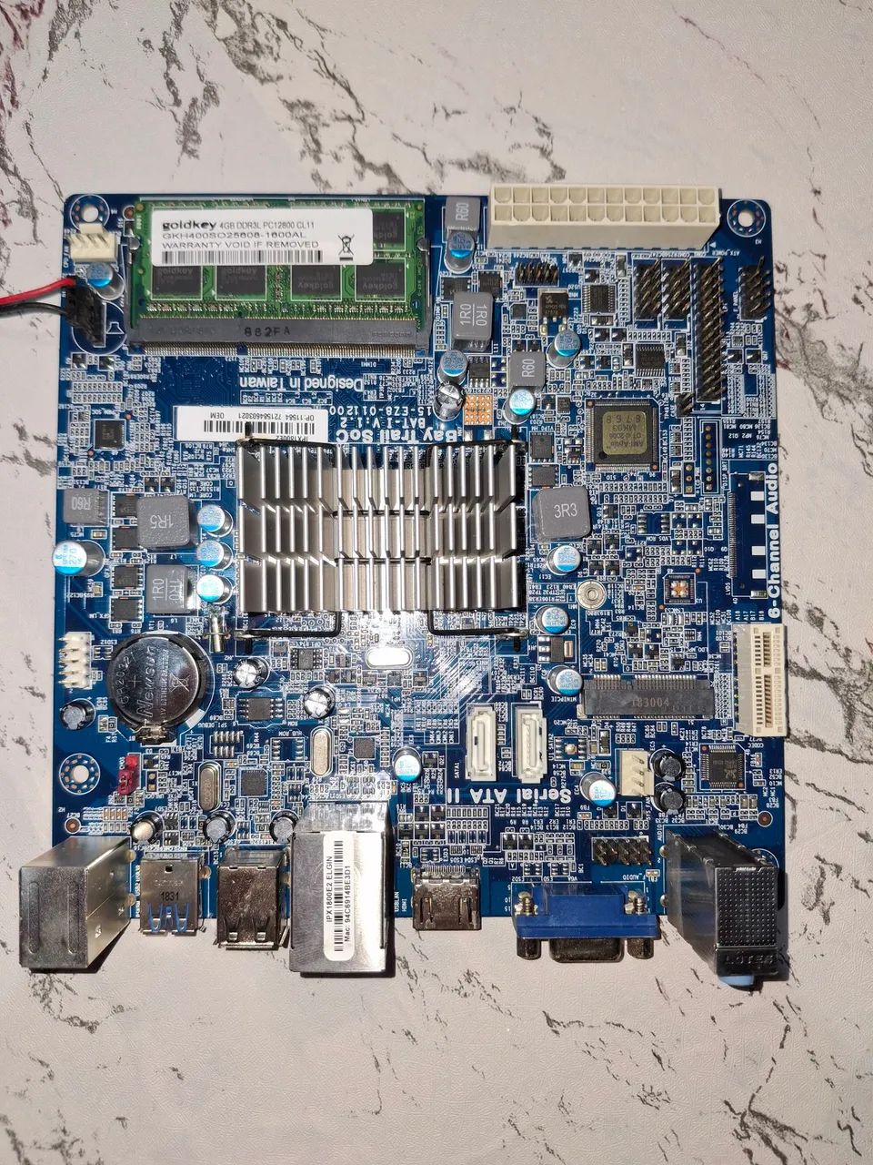 placa-mãe PCWare IPX1800E2 (padrão Mini-ITX) 