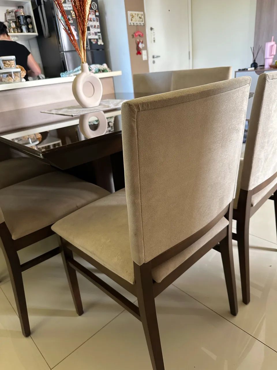 Mesa de jantar com 6 lugares 