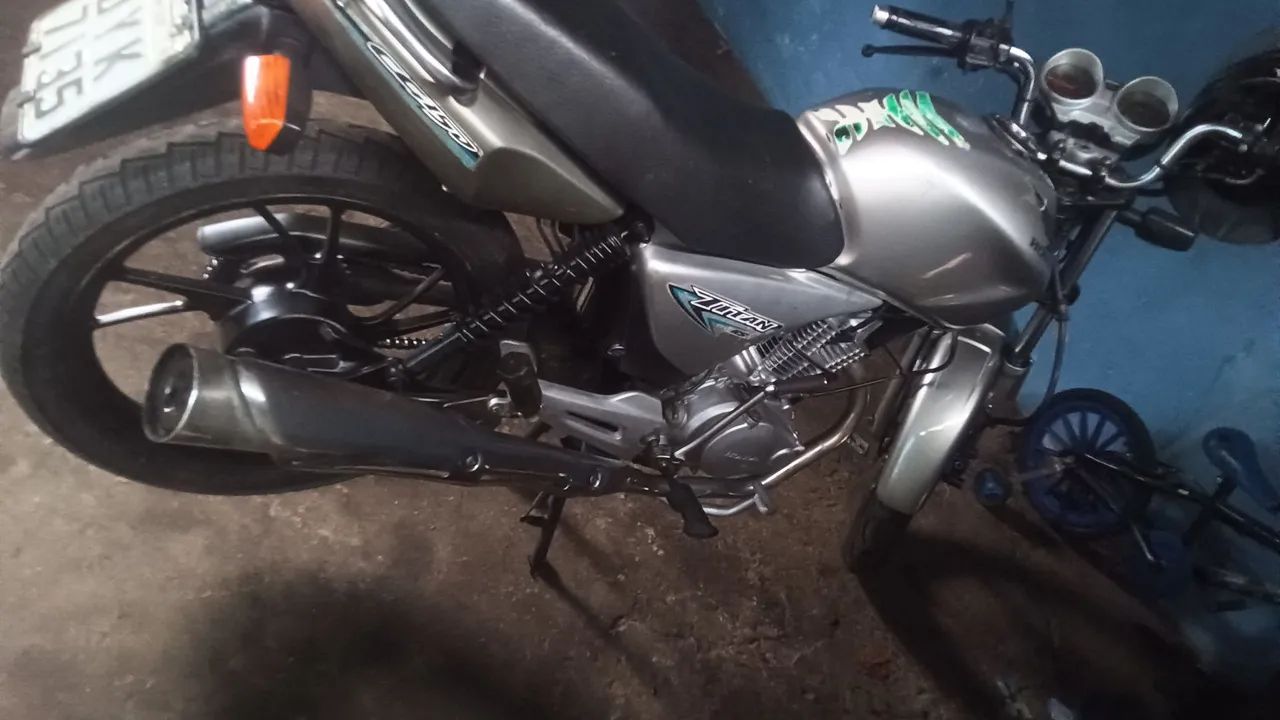 Titan 150  - Foto 2