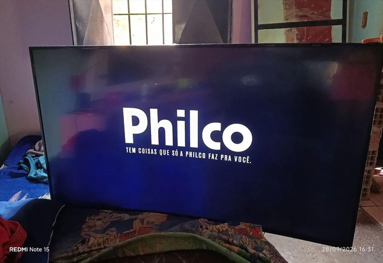 Vendo tv smart 65 polegadas modelo encurvada, possui 4 linhas quase imperceptível  - Foto 2