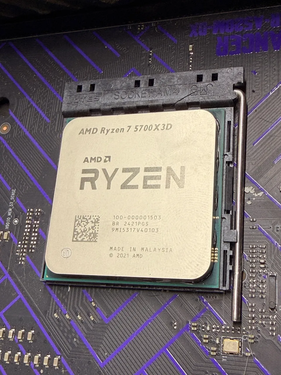 Processador AMD Ryzen 7 5700x3d (COM NF) - Processadores - Jandaia