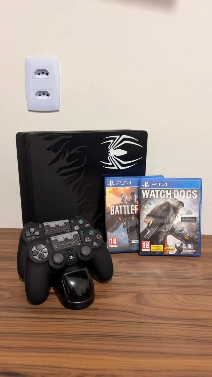 PS4 SLIM - 1TB - 1 CONTROLE - 2 JOGOS