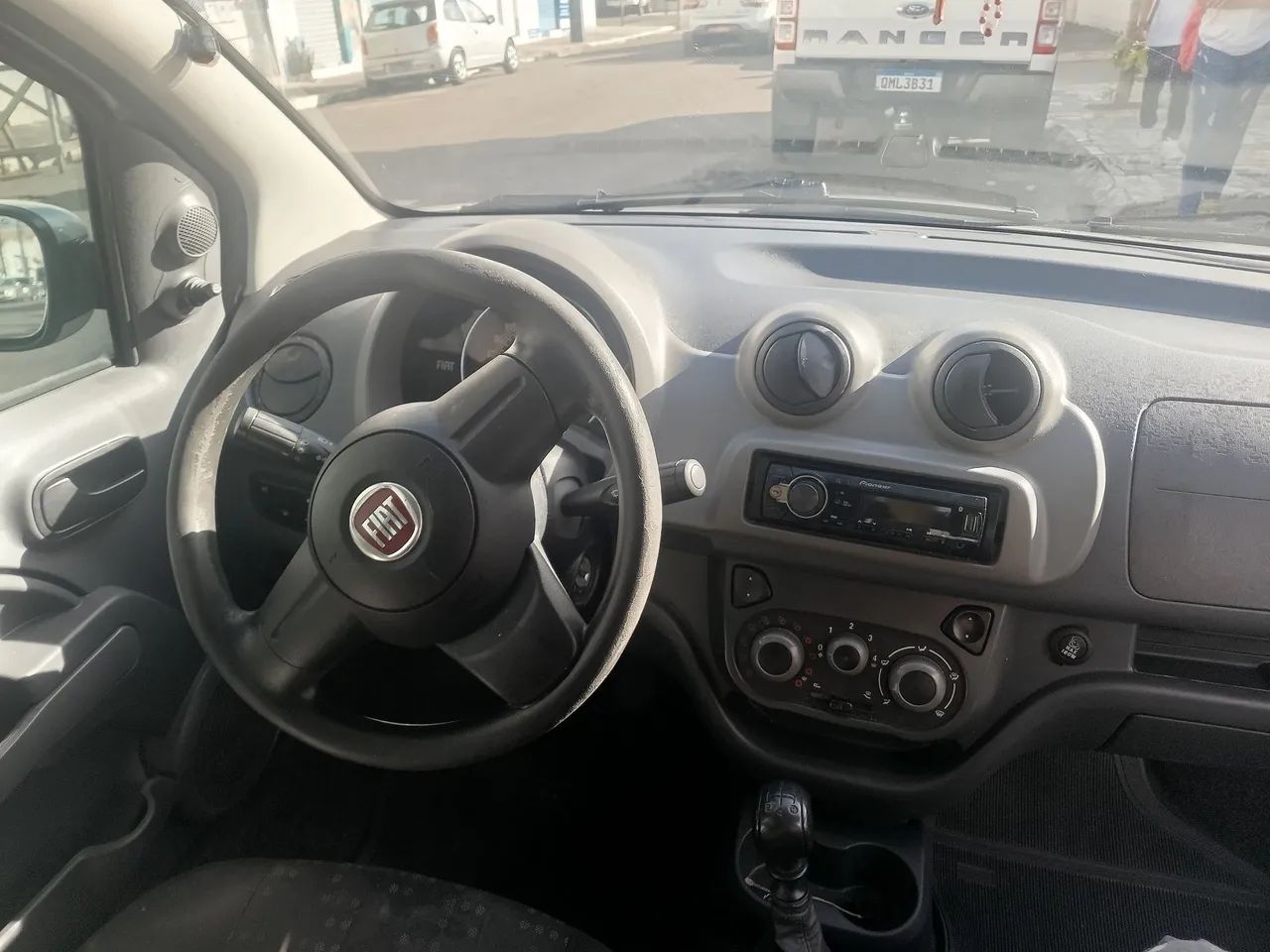 Fiat Uno Vivace 1.0 EVO Fire Flex 8V 3P 2015 - Foto 4
