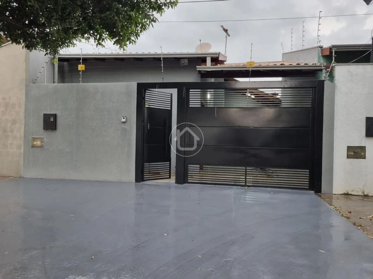 CASA COM 3 QTOS (1 SUITE )JD IMA REGIAO QUARTEL