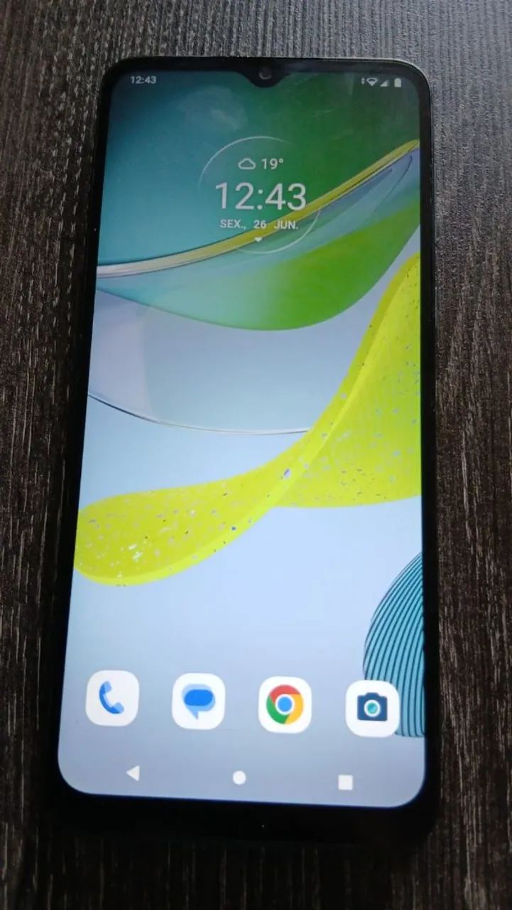 Vendo Moto E13 em bom estado, 64GB - Foto 2