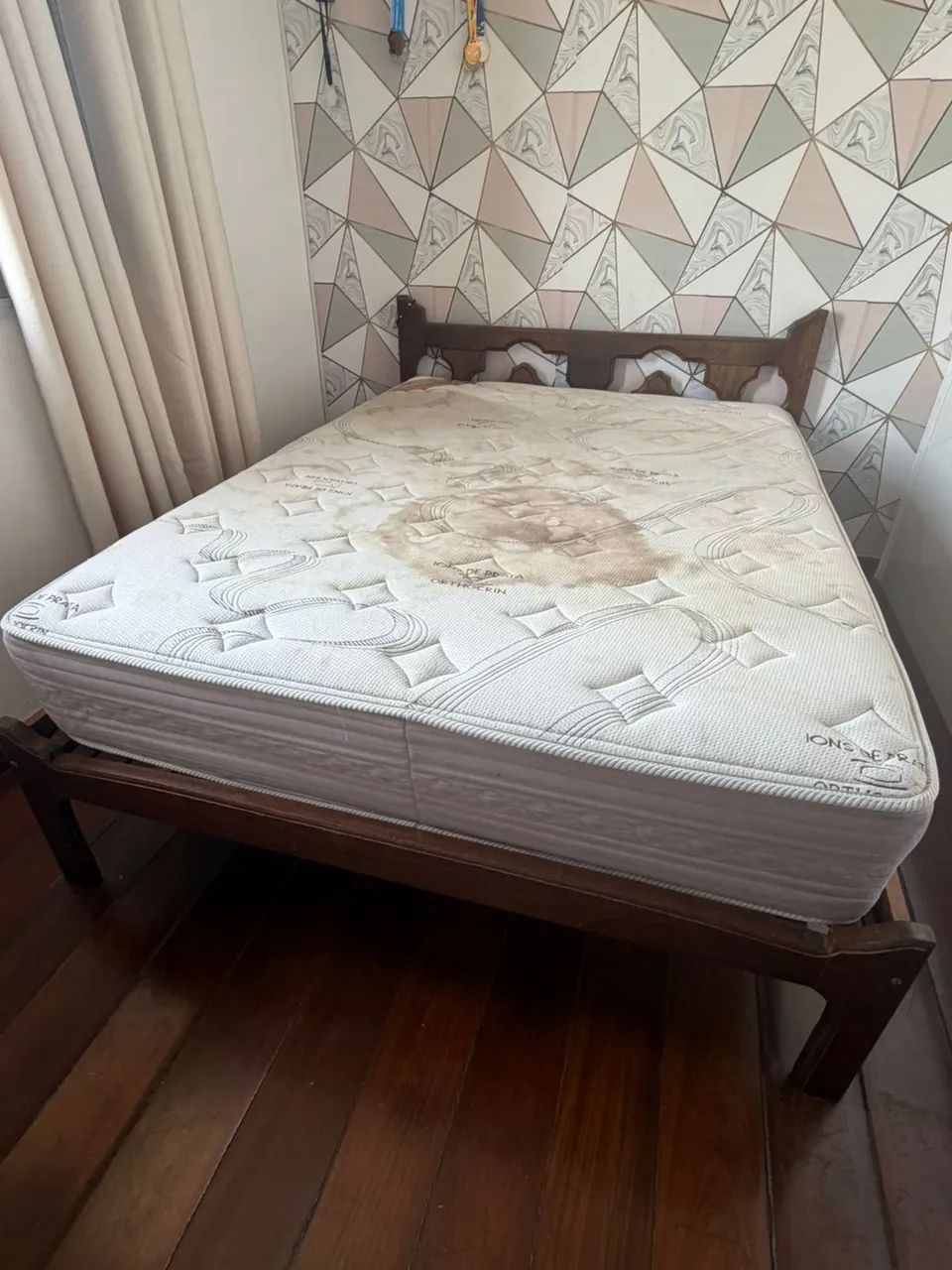 Cama de casal em madeira maciça - Foto 3