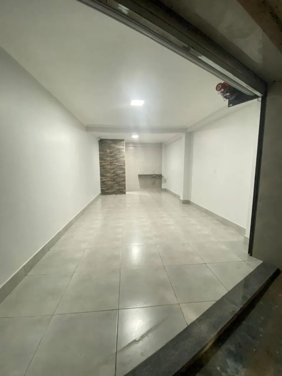 CASA COMERCIAL RESIDENCIAL C/ SALA COMERCIAL  EM VENIDA PRINCIPAL - Foto 4