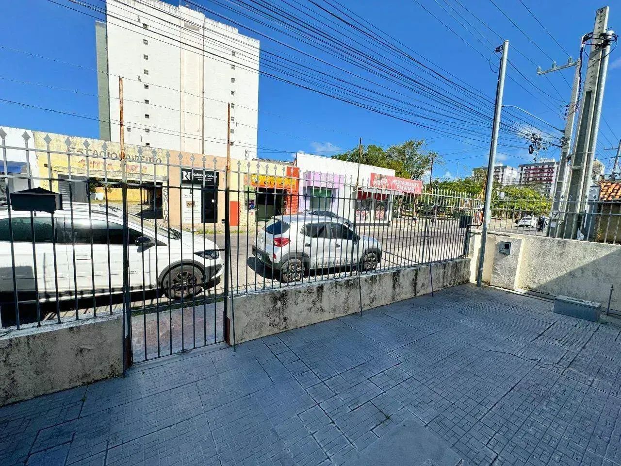 Casa espaçosa no bairro São José - Foto 2