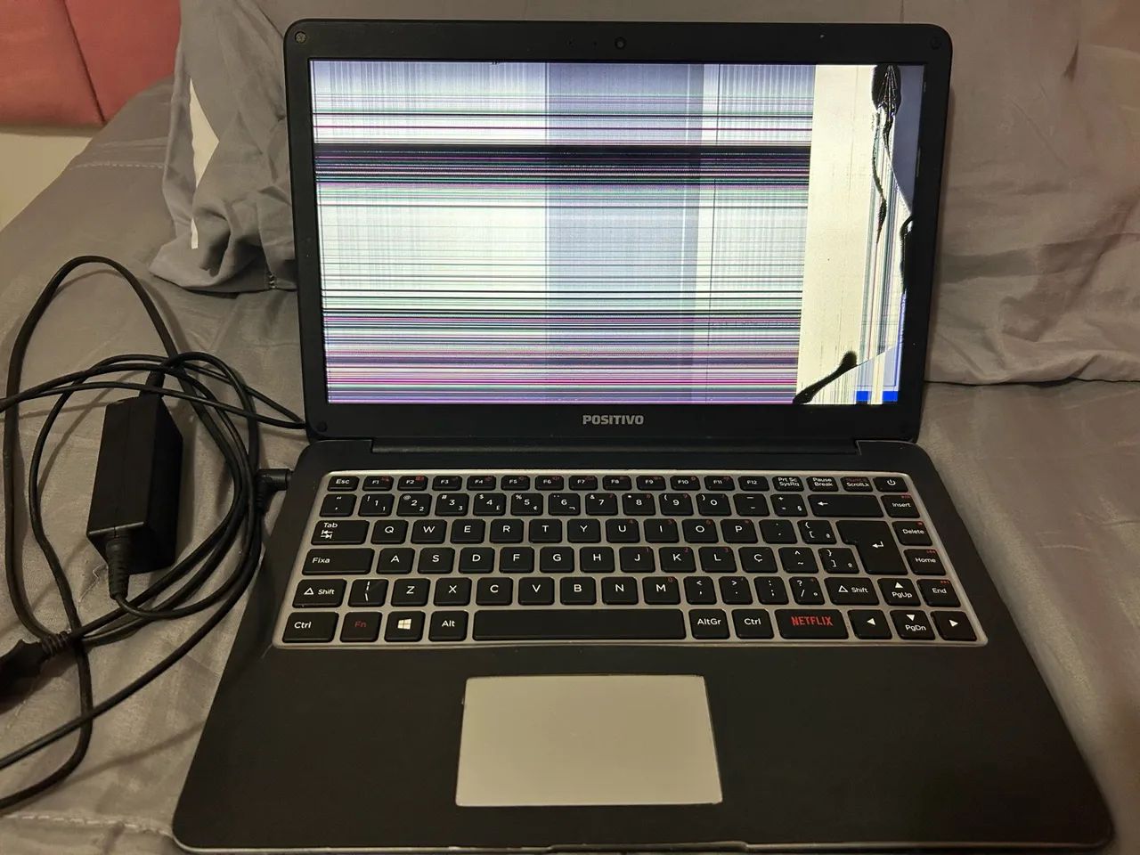 Notebook Positivo com defeito - Ideal para conserto ou peças