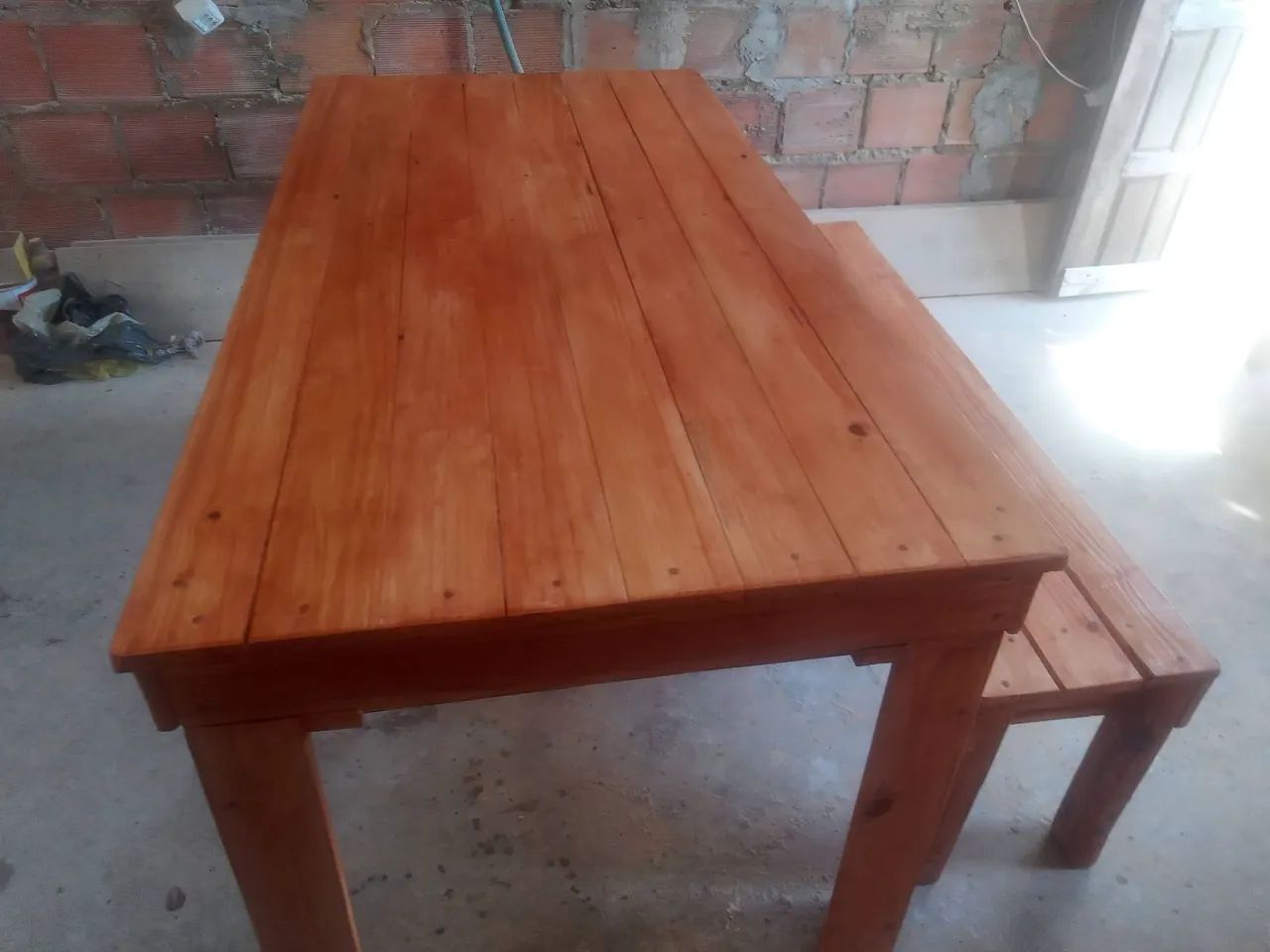 Mesa com dois bancos rústico de pinos - Foto 4
