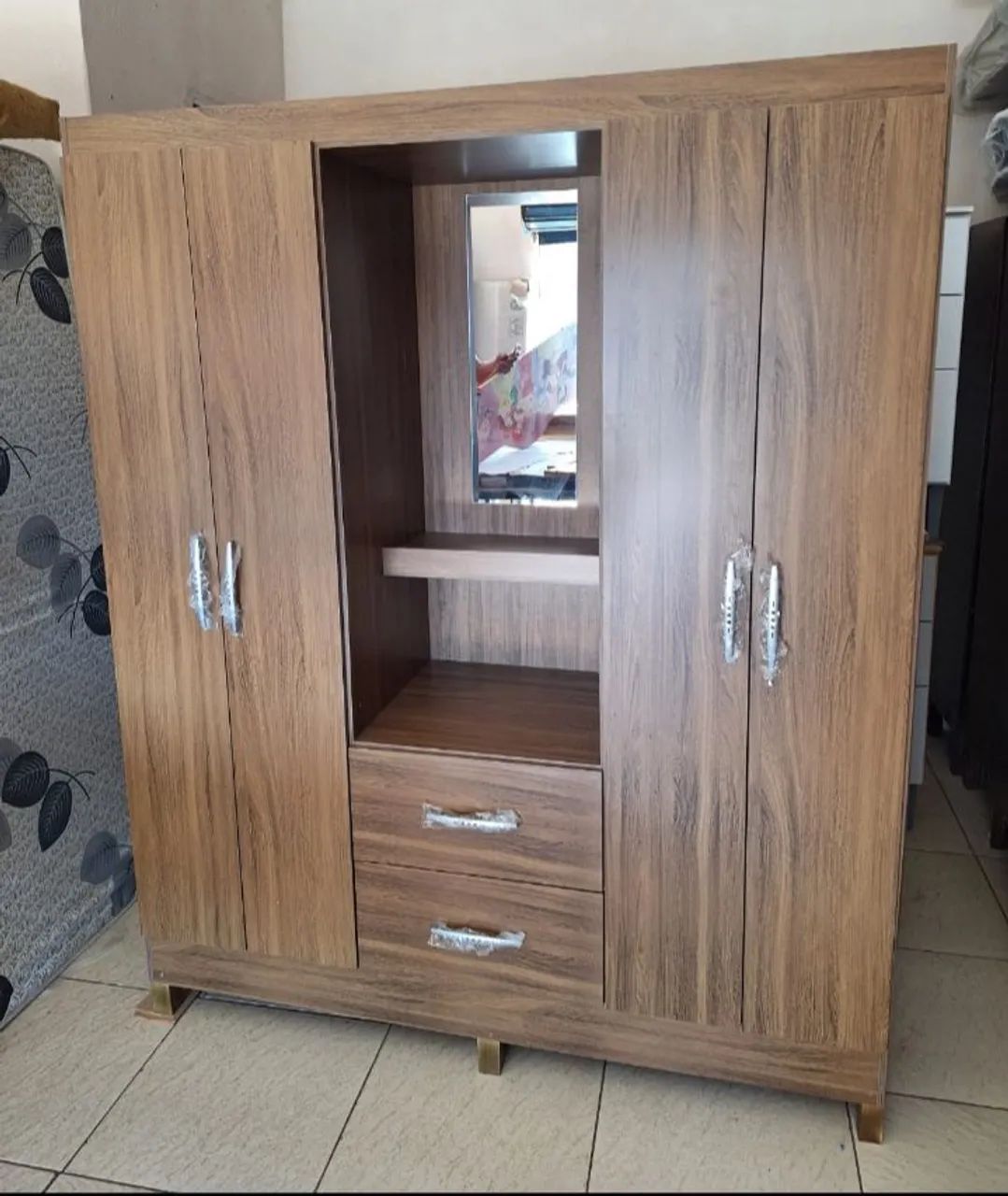 Guarda roupa novo entrega a combinar 780