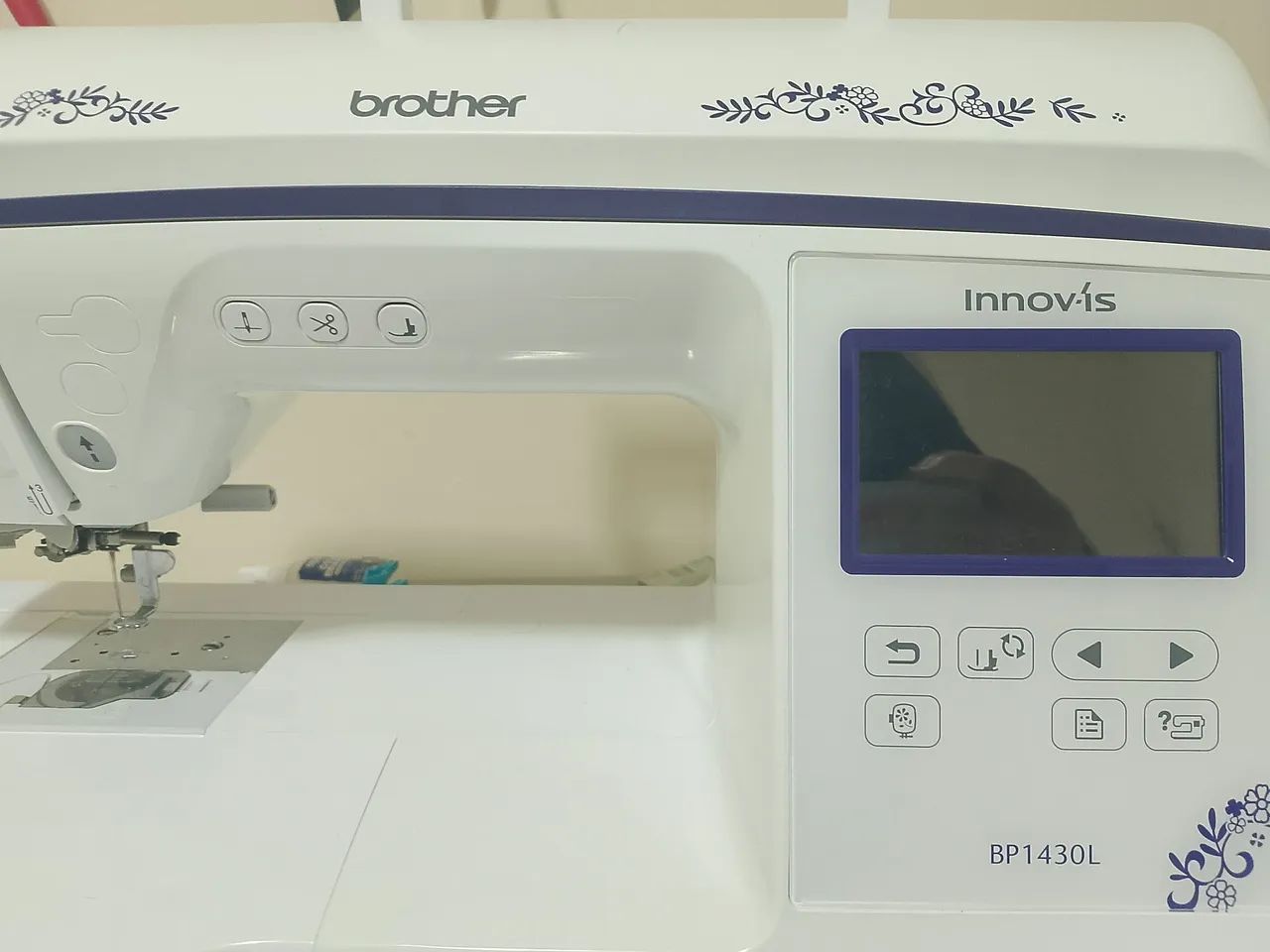 Maquina de bordar eletrônica 