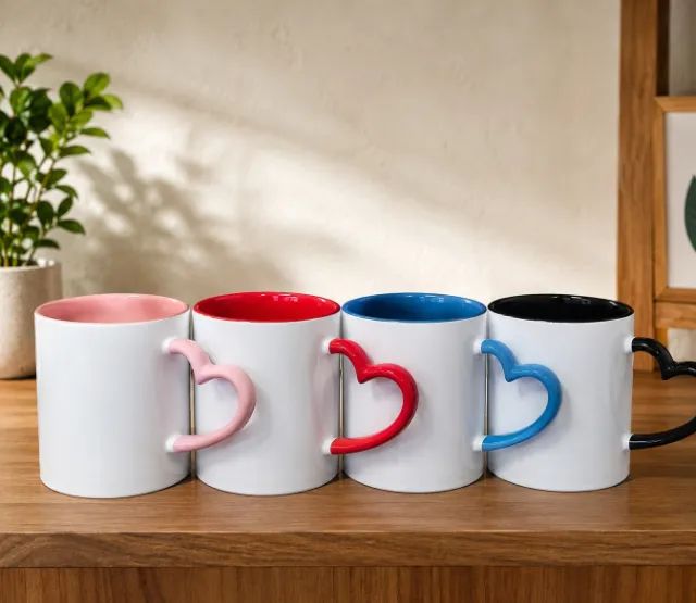 Caneca alça coração 