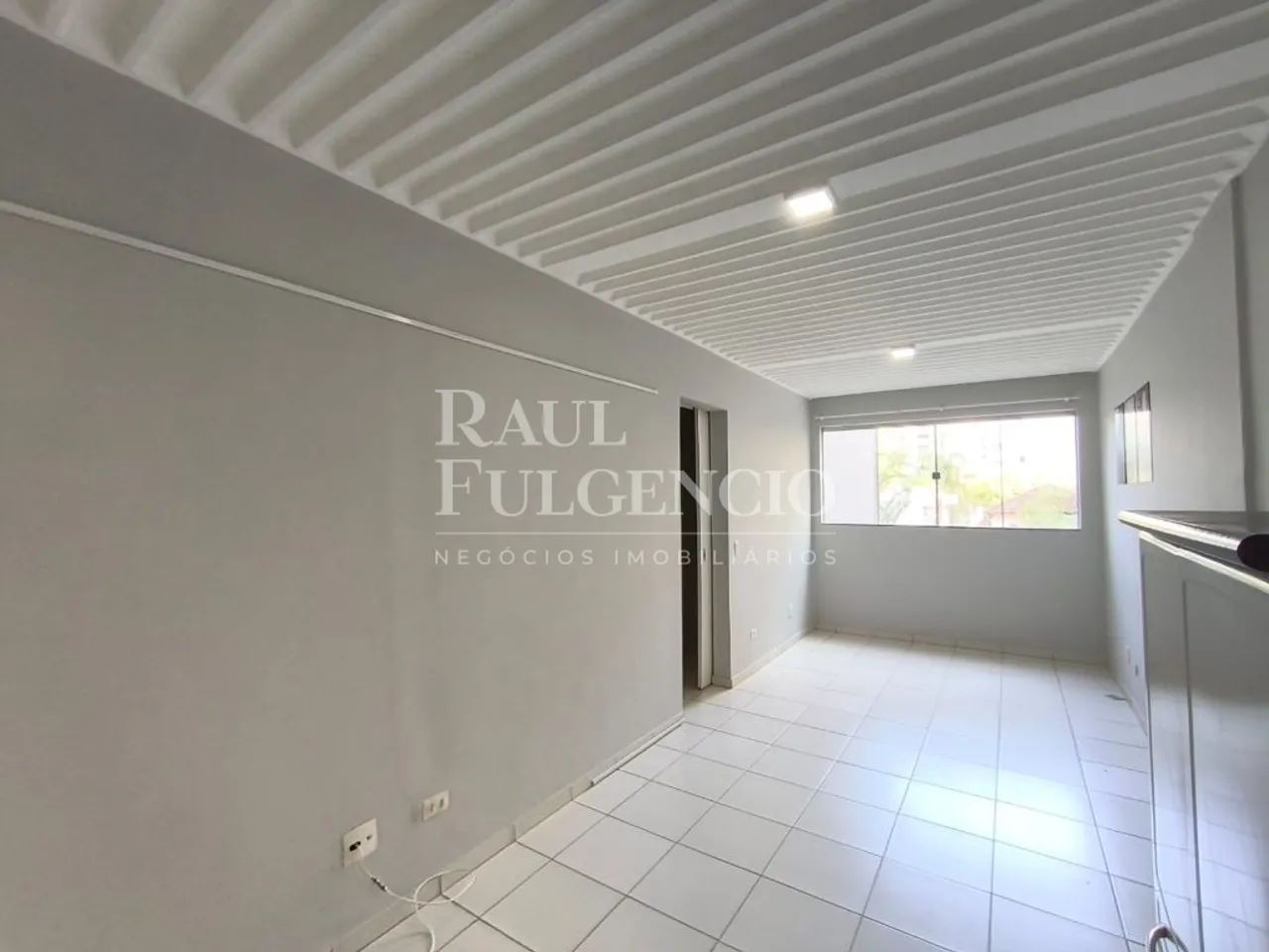 Apartamento para alugar no Centro de Londrina com 3 quartos - Foto 5