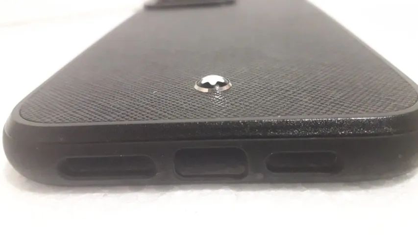 Capa de celular de luxo da Montblanc cor preta Iphone Pro Max super conservada - Foto 2