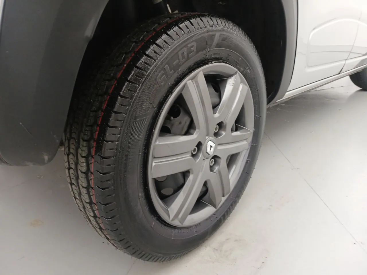 Renault Kwid 1.0 Zen, foto 14 de 18