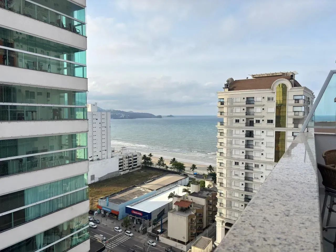 cobertura duplex mobiliada meia praia - Foto 5