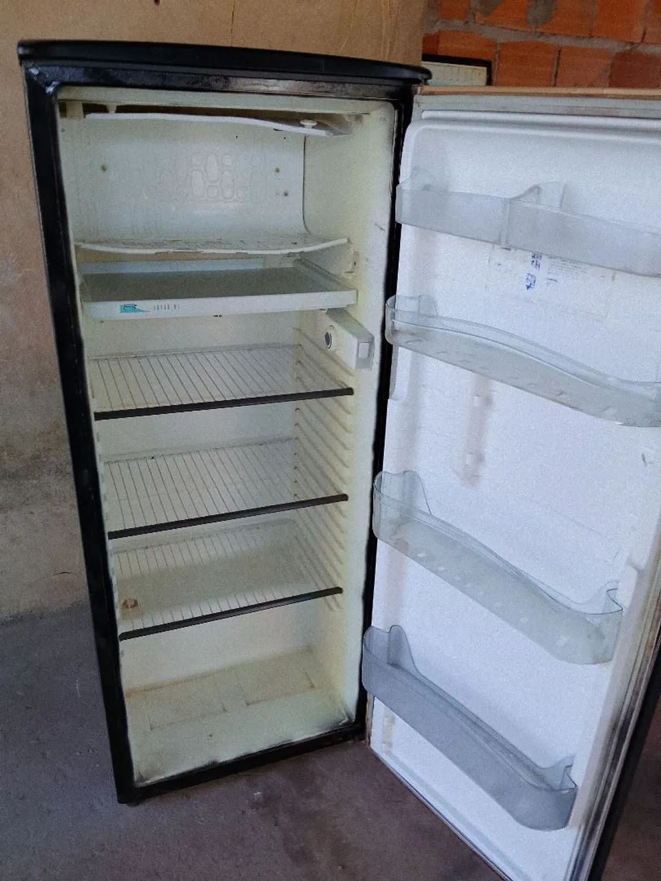 Vendo geladeira funcionando perfeitamente  - Foto 5