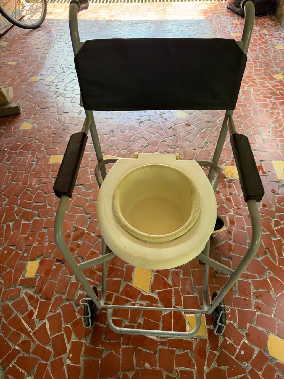 Cadeira higiênico  - Foto 4