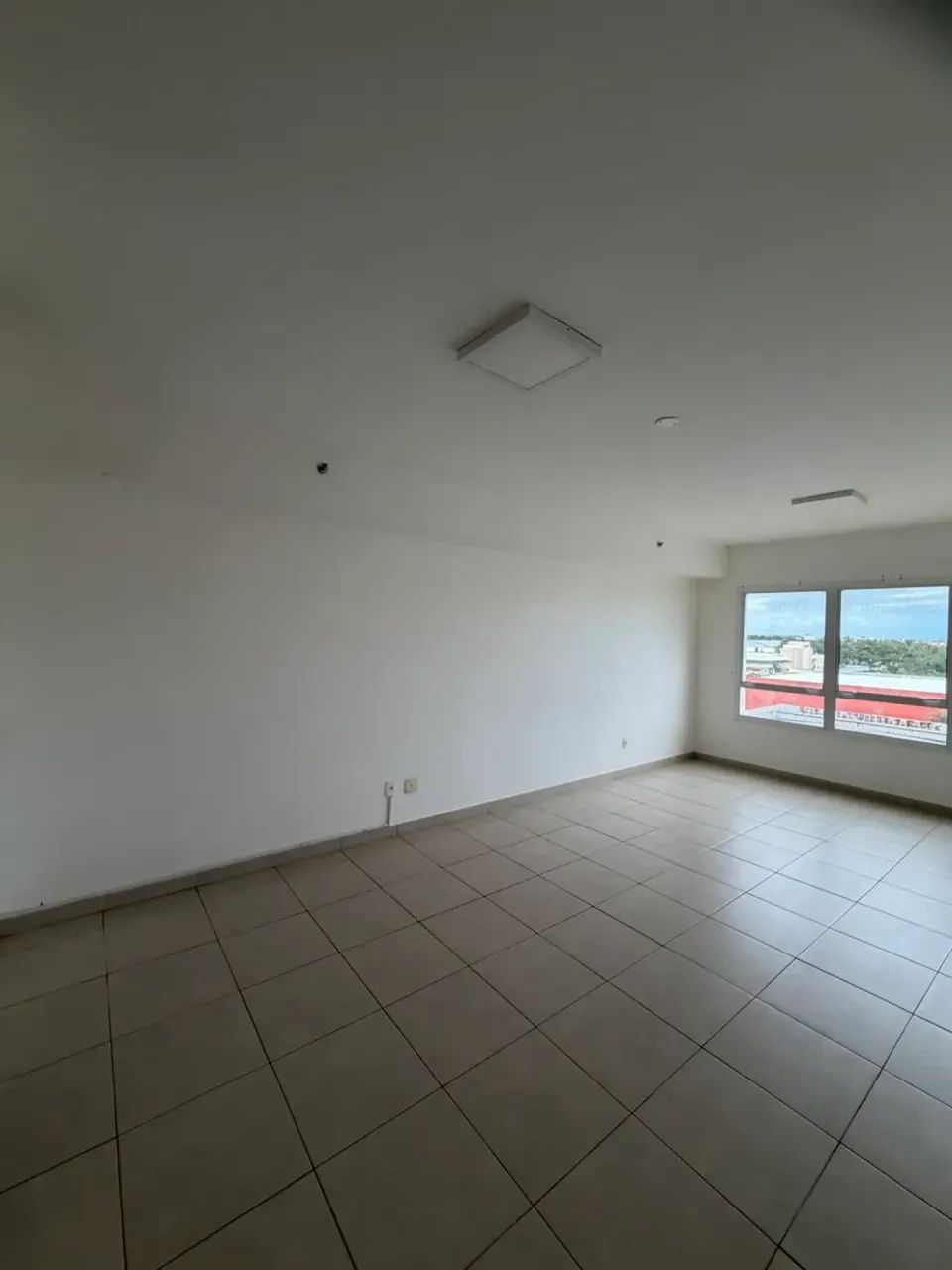 SALA NO PATEO JARDINS COM 34m2 - NASCENTE - Foto 3