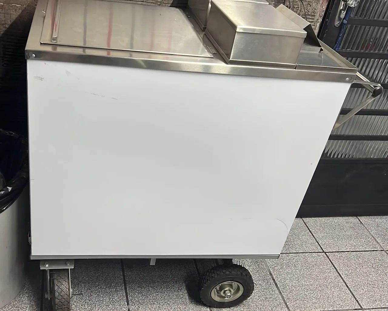 Carrinho de açaí ou sorvete 