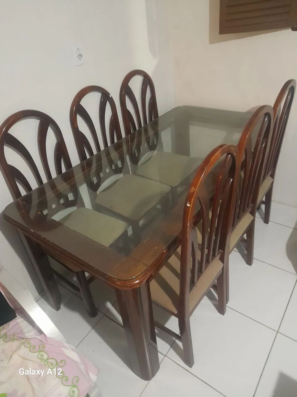 Conjunto de mesas e cadeiras