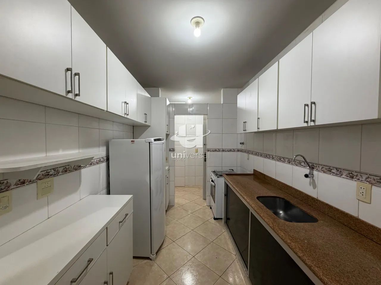 Apartamento 2 Quartos com Suíte, Sacada Espaçosa e 2 Vagas no Centro. - Foto 3